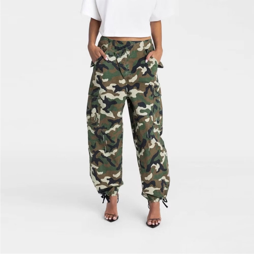 KBB by KAHLANA Women's Mid-Rise Straight Leg 'The Cargo Jogger' - Picture 3 of 3